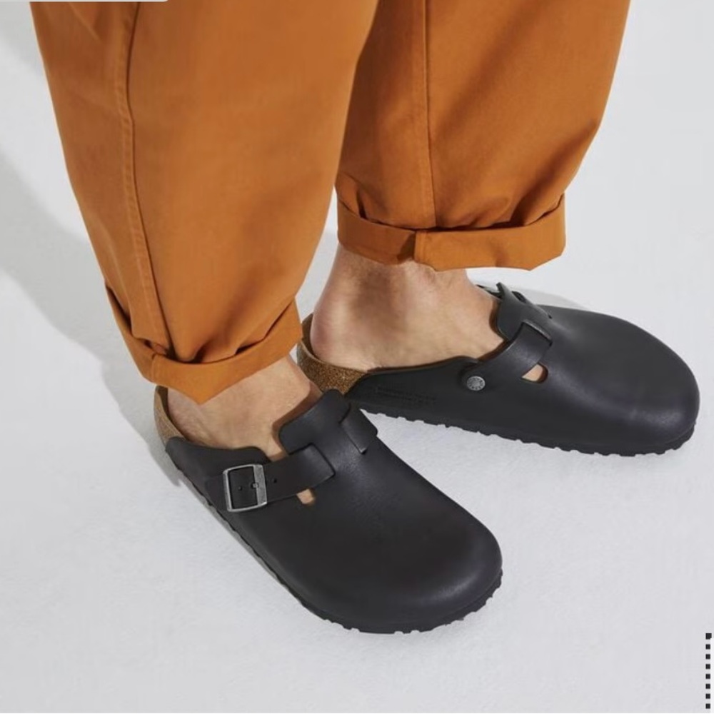 Birkenstock Boston Clog in Black